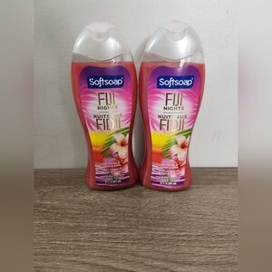 Softsoap Body Wash Fiji Nights Red Berries & Hibiscus Scent, 20oz. - Lot Of 2